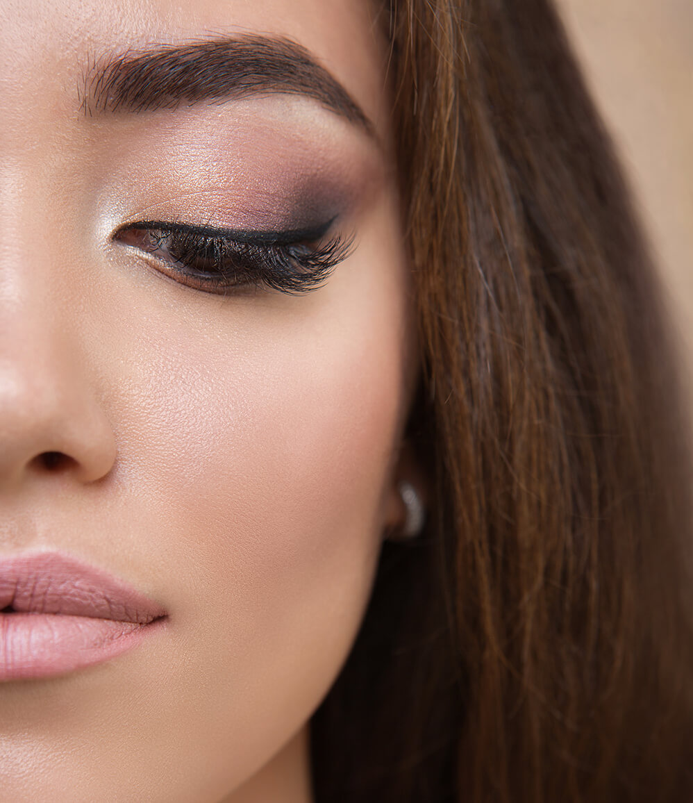 portrait-of-a-amazing-beautiful-brunette-woman-2025-01-10-02-12-04-utc (2) (1)